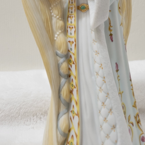 The Legendary Princess - Picture 13 of 16